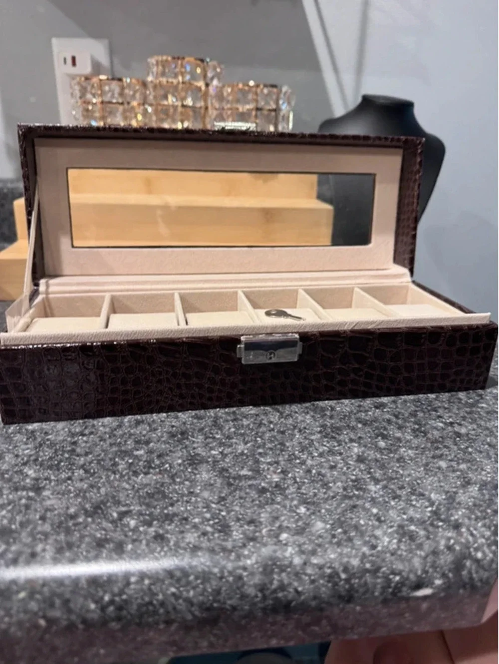 6 slot watch storage with lock and key, NIB chocolate brown
